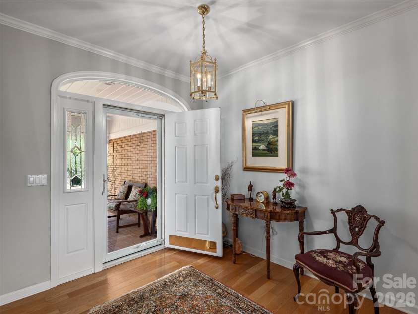 18 Thornapple Drive, Hendersonville, NC 28739.  MLS# CAR4393098, YatesRealty ID 13452. 