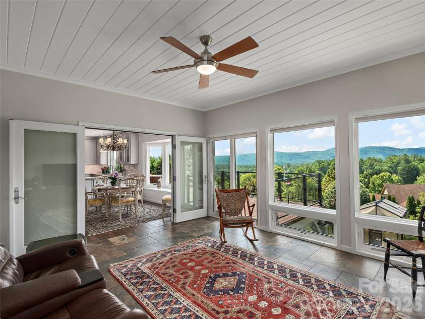 18 Thornapple Drive, Hendersonville, NC 28739.  MLS# CAR4393098, YatesRealty ID 13452. 
