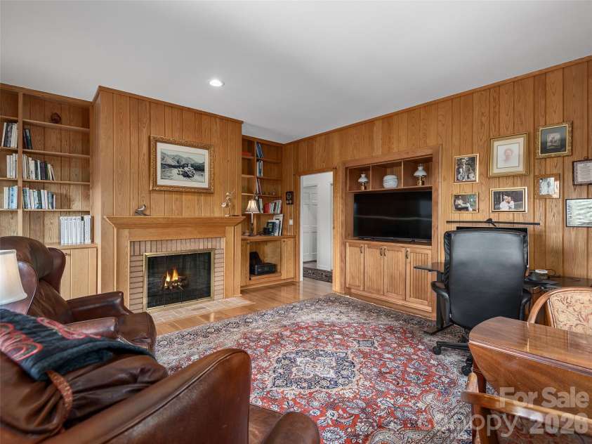 18 Thornapple Drive, Hendersonville, NC 28739.  MLS# CAR4393098, YatesRealty ID 13452. 