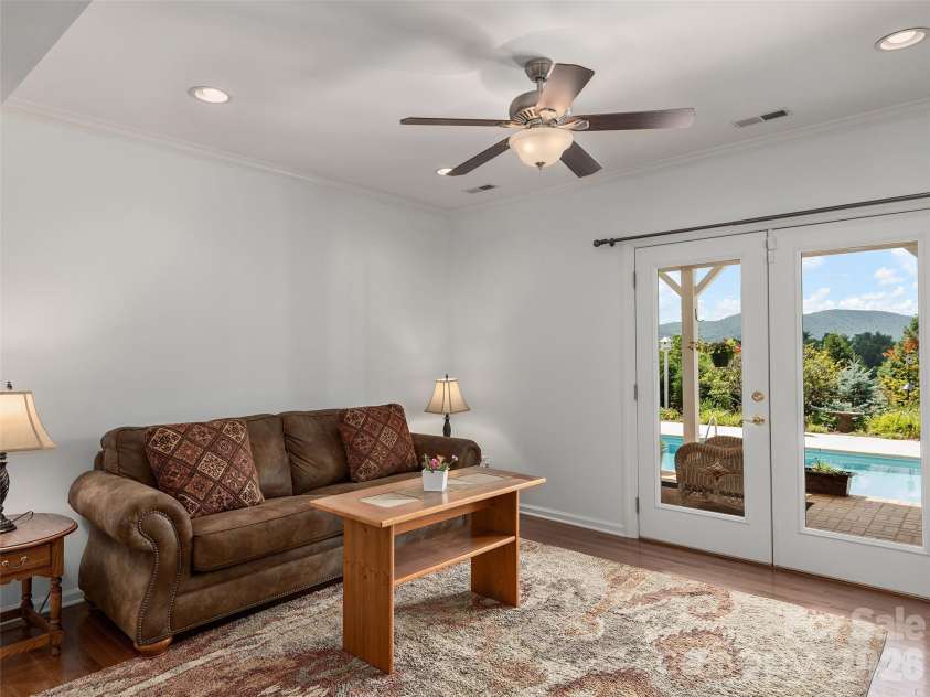 18 Thornapple Drive, Hendersonville, NC 28739.  MLS# CAR4393098, YatesRealty ID 13452. 