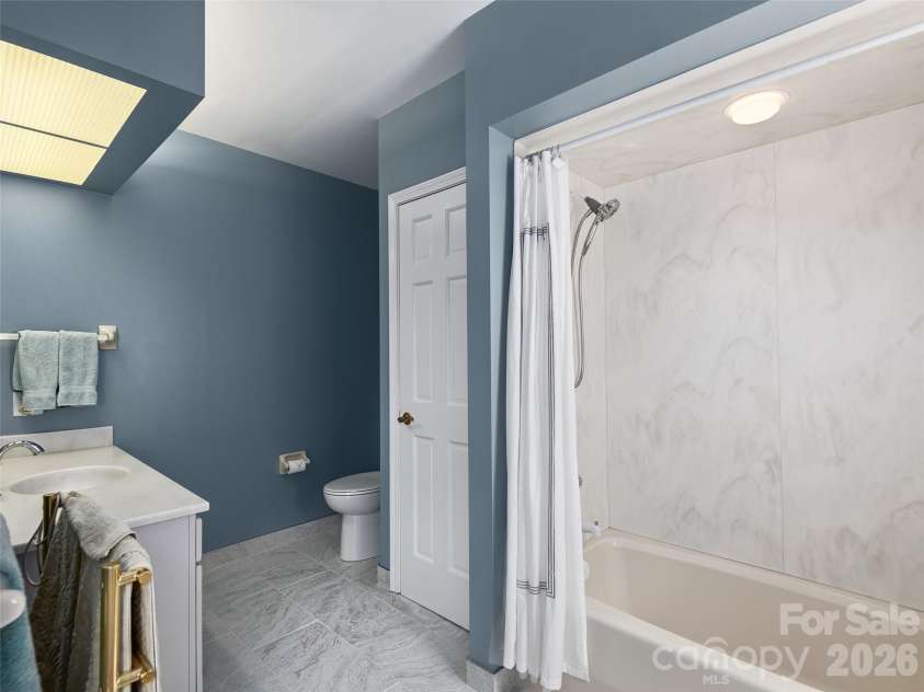 18 Thornapple Drive, Hendersonville, NC 28739.  MLS# CAR4393098, YatesRealty ID 13452. 
