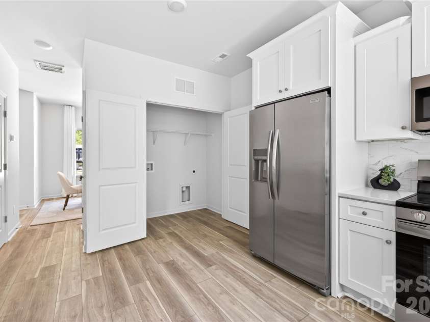 4809 Eleanor Drive, Charlotte, NC 28208.  MLS# CAR4359149, YatesRealty ID 13453. 