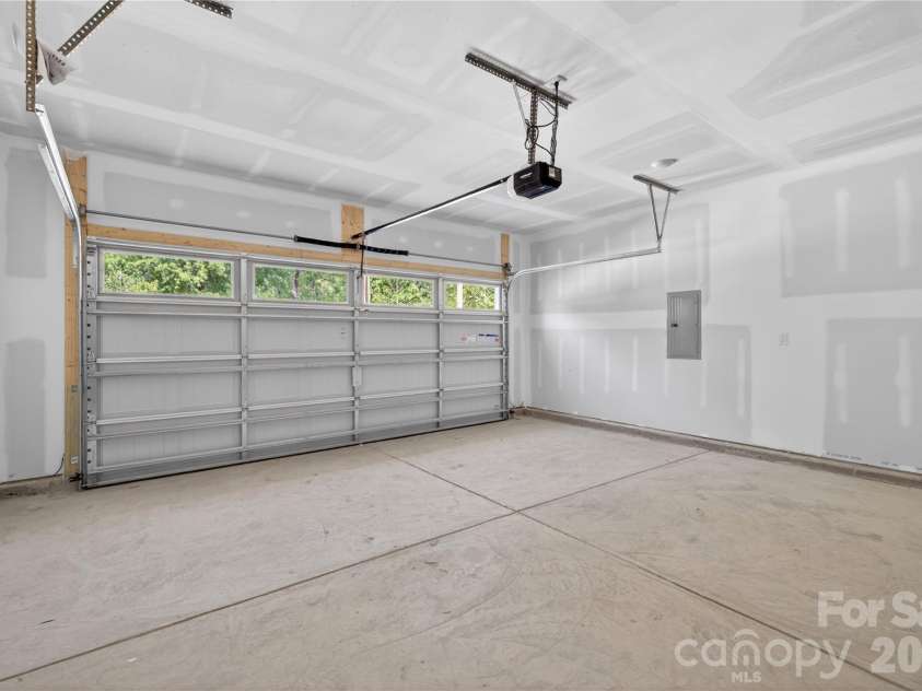 4809 Eleanor Drive, Charlotte, NC 28208.  MLS# CAR4359149, YatesRealty ID 13453. 