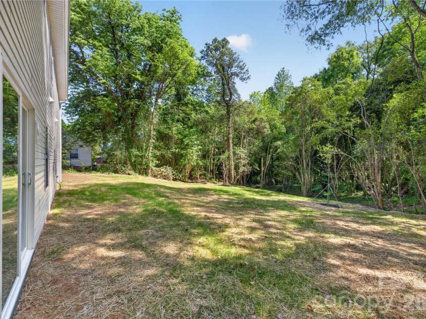 4809 Eleanor Drive, Charlotte, NC 28208.  MLS# CAR4359149, YatesRealty ID 13453. 