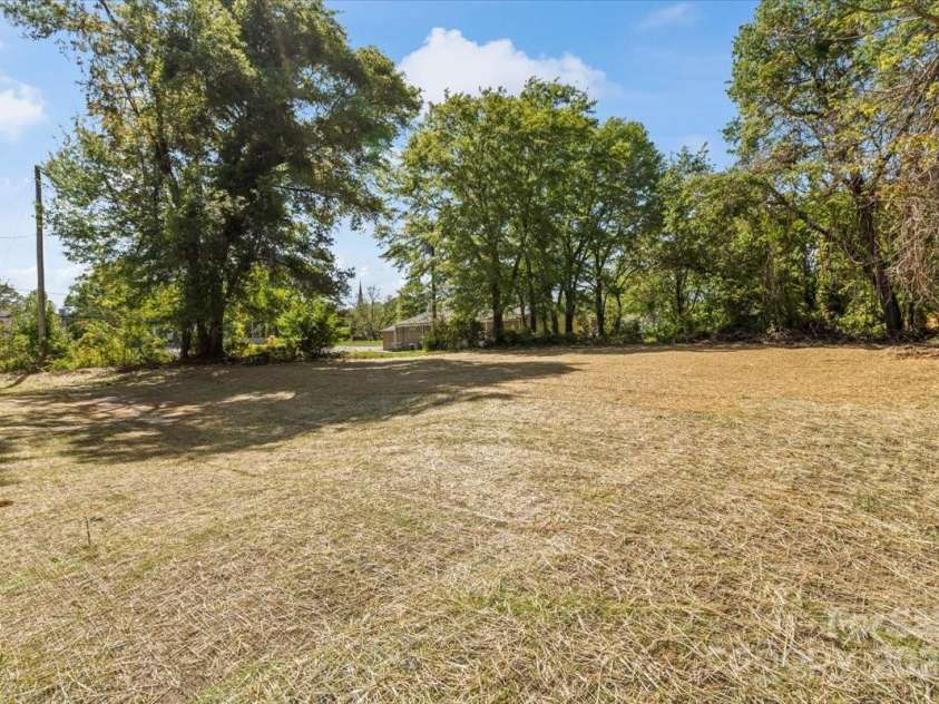 1914 White Street, Gastonia, NC 28052.  MLS# CAR4254323, YatesRealty ID 13454. 