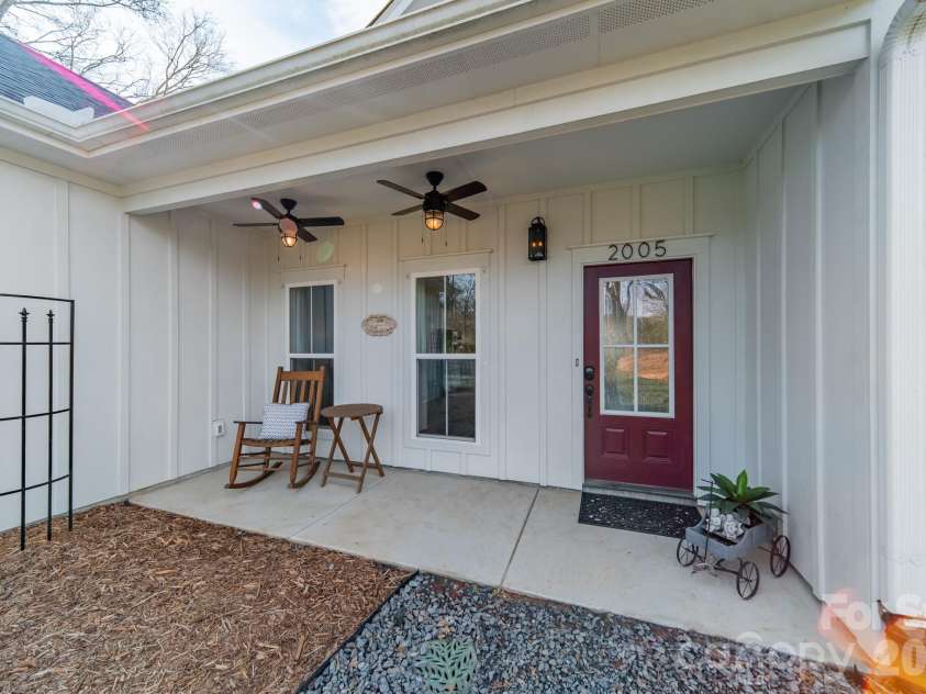 2005 Briarwood Circle, Fort Mill, SC 29715.  MLS# CAR4338146, YatesRealty ID 13454. 