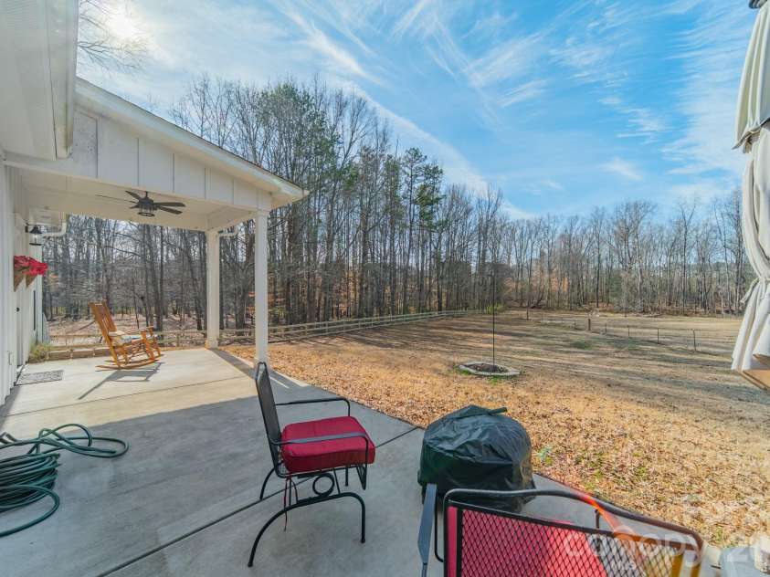 2005 Briarwood Circle, Fort Mill, SC 29715.  MLS# CAR4338146, YatesRealty ID 13454. 