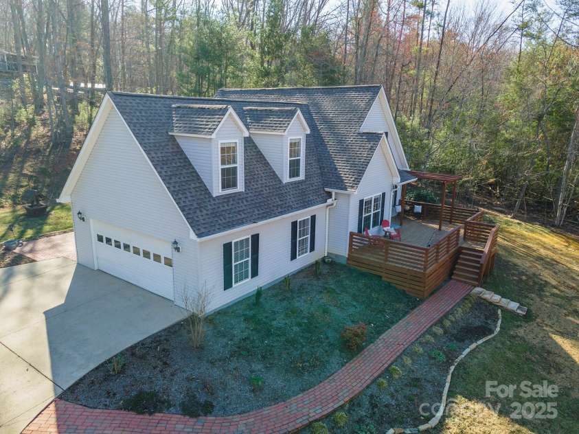 29 Beverly Grove Lane, Candler, NC 28715.  MLS# CAR4235867, YatesRealty ID 13455. 