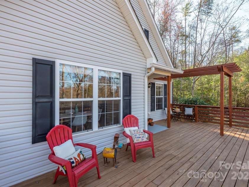29 Beverly Grove Lane, Candler, NC 28715.  MLS# CAR4235867, YatesRealty ID 13455. 