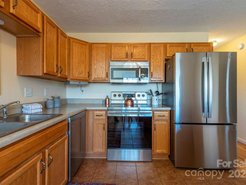 29 Beverly Grove Lane, Candler, NC 28715.  MLS# CAR4235867, YatesRealty ID 13455. 