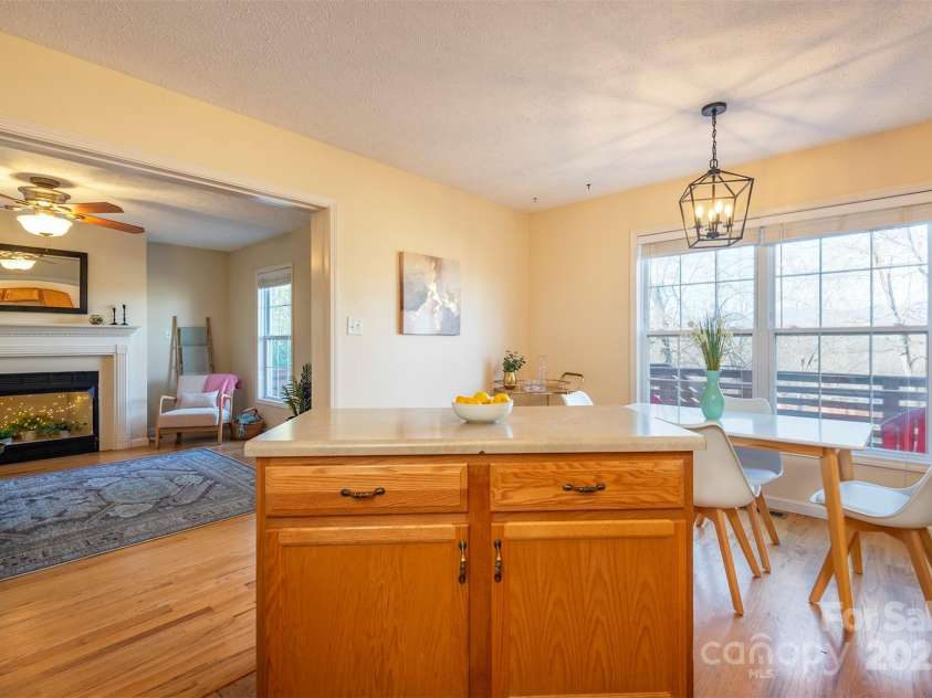 29 Beverly Grove Lane, Candler, NC 28715.  MLS# CAR4235867, YatesRealty ID 13455. 