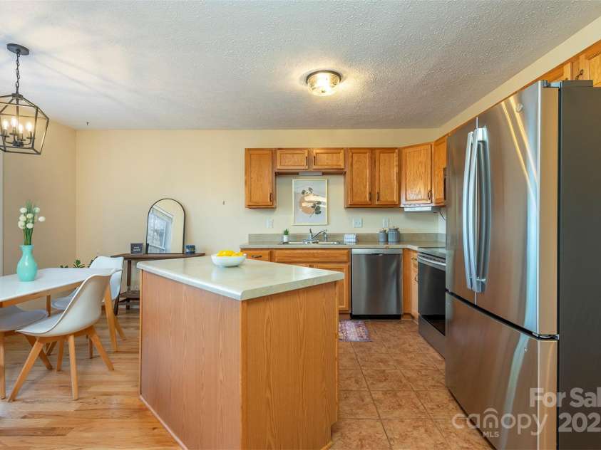 29 Beverly Grove Lane, Candler, NC 28715.  MLS# CAR4235867, YatesRealty ID 13455. 