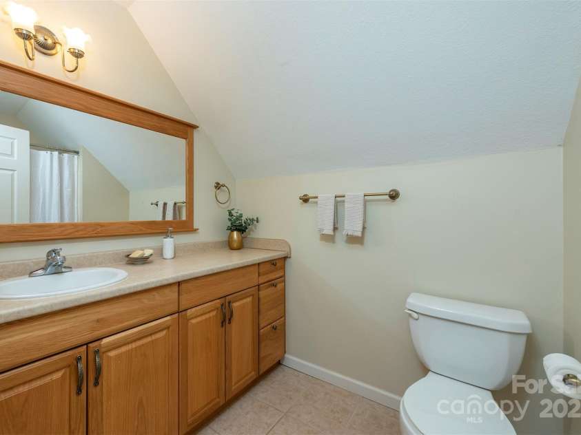 29 Beverly Grove Lane, Candler, NC 28715.  MLS# CAR4235867, YatesRealty ID 13455. Upstairs Full Bath