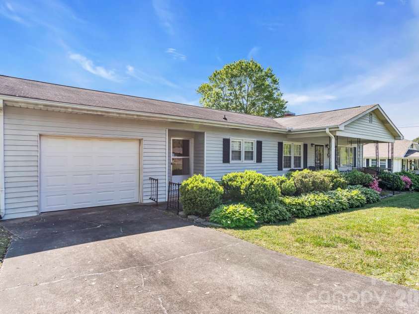 1325 Longview Avenue, Salisbury, NC 28146.  MLS# CAR4368663, YatesRealty ID 13456. 