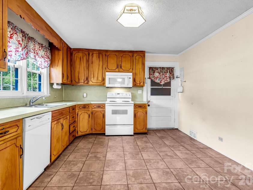 1325 Longview Avenue, Salisbury, NC 28146.  MLS# CAR4368663, YatesRealty ID 13456. 