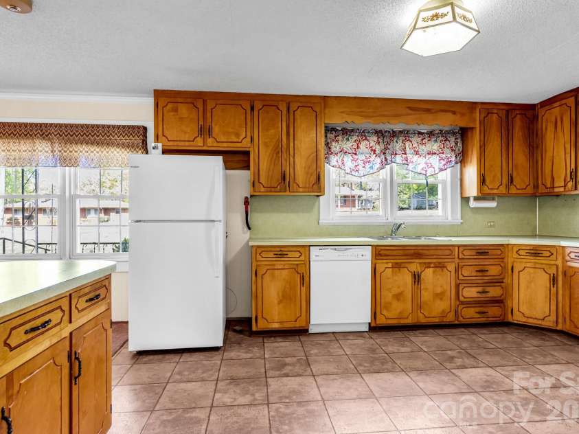 1325 Longview Avenue, Salisbury, NC 28146.  MLS# CAR4368663, YatesRealty ID 13456. 