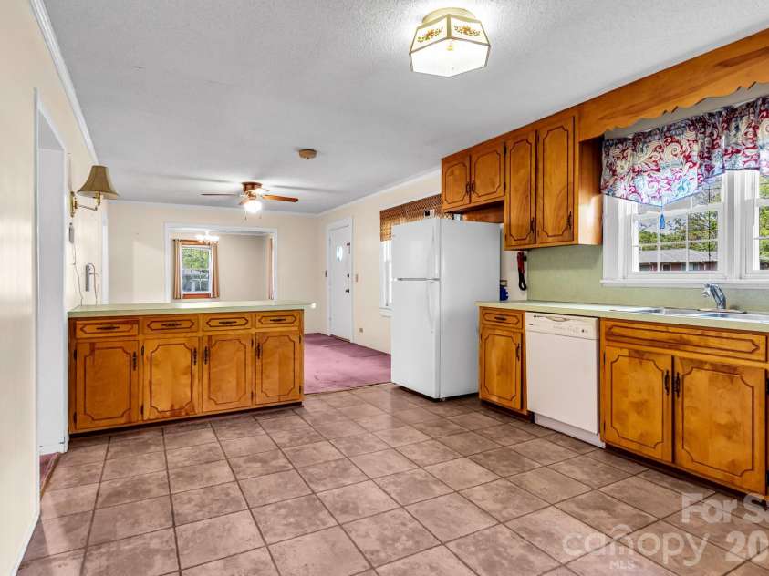 1325 Longview Avenue, Salisbury, NC 28146.  MLS# CAR4368663, YatesRealty ID 13456. 