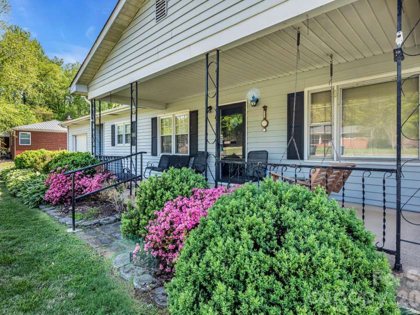 1325 Longview Avenue, Salisbury, NC 28146.  MLS# CAR4368663, YatesRealty ID 13456. 