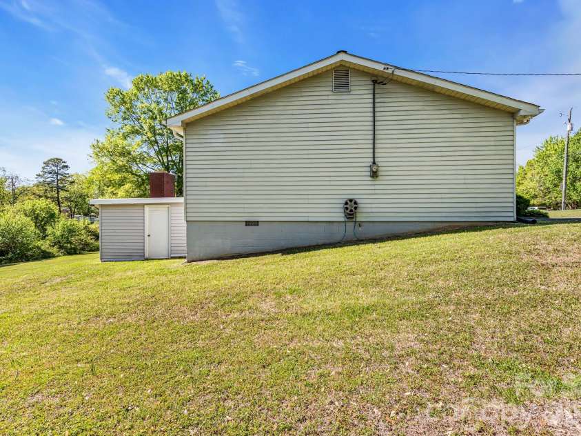 1325 Longview Avenue, Salisbury, NC 28146.  MLS# CAR4368663, YatesRealty ID 13456. 