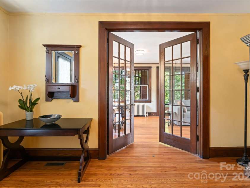 56 Sherwood Road, Asheville, NC 28803.  MLS# CAR4180458, YatesRealty ID 13457. Entry Hall