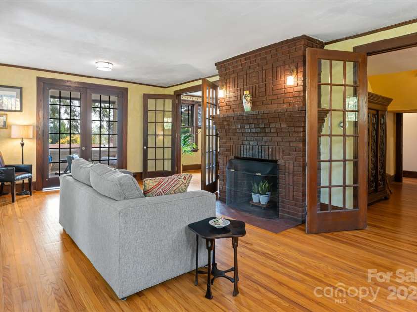 56 Sherwood Road, Asheville, NC 28803.  MLS# CAR4180458, YatesRealty ID 13457. Living Room
