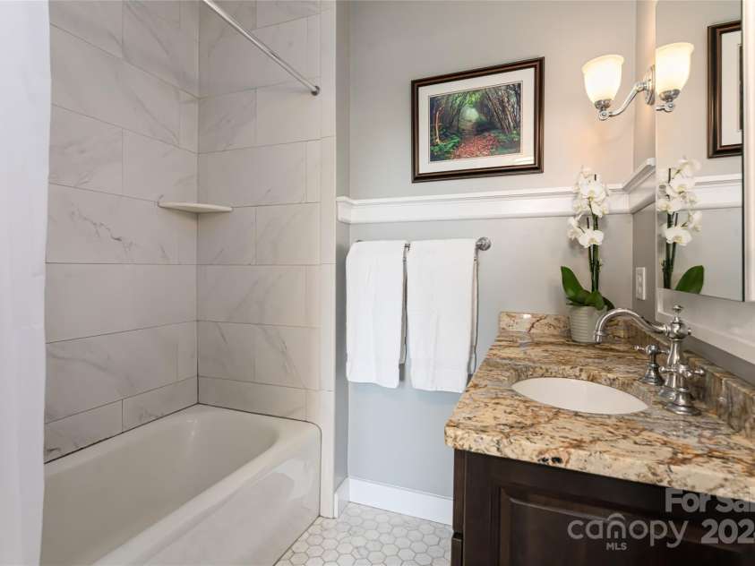 56 Sherwood Road, Asheville, NC 28803.  MLS# CAR4180458, YatesRealty ID 13457. Primary Suite Bath