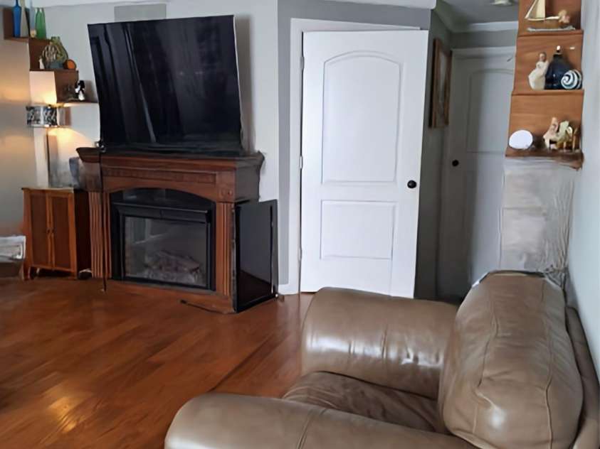 427 Weaverville Road, Asheville, NC 28804.  MLS# CAR4192228, YatesRealty ID 13458. Fireplace in Livingroom