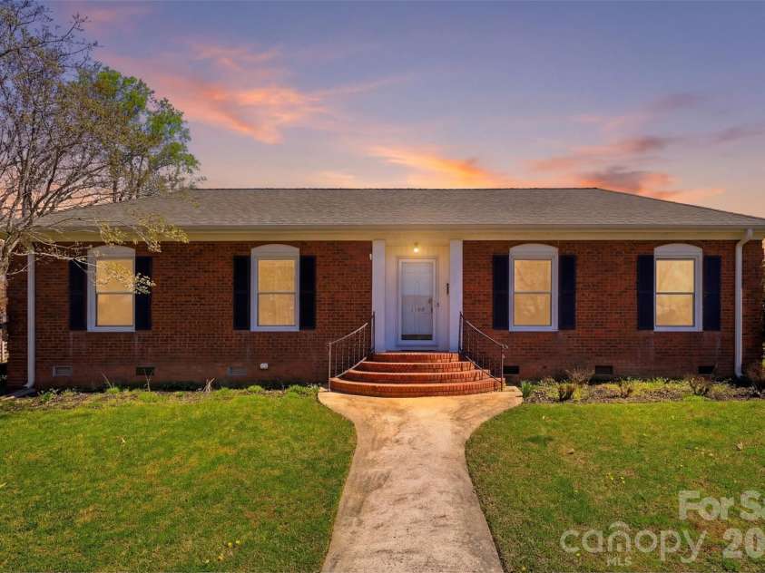 1280 Queensgate Street, Gastonia, NC 28054.  MLS# CAR4362744, YatesRealty ID 13459. 