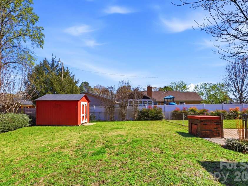 1280 Queensgate Street, Gastonia, NC 28054.  MLS# CAR4362744, YatesRealty ID 13459. 