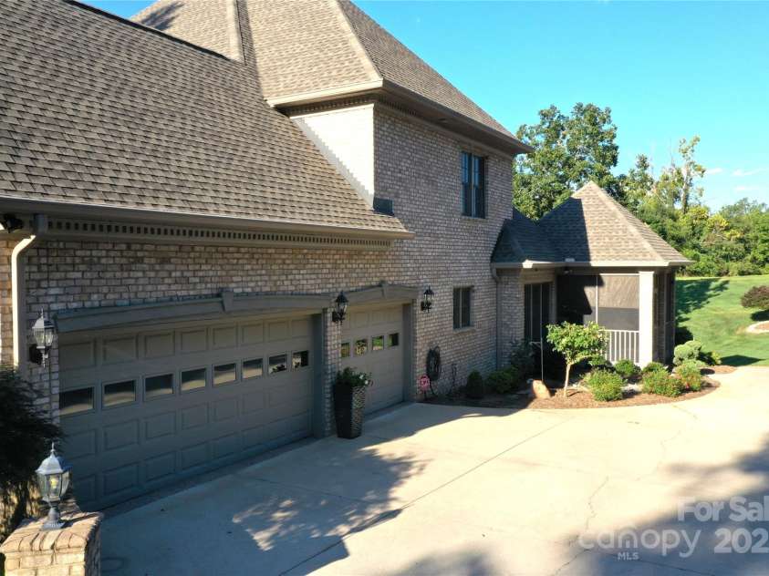 3996 Deer Run Drive, Conover, NC 28613.  MLS# CAR4300299, YatesRealty ID 1346. 