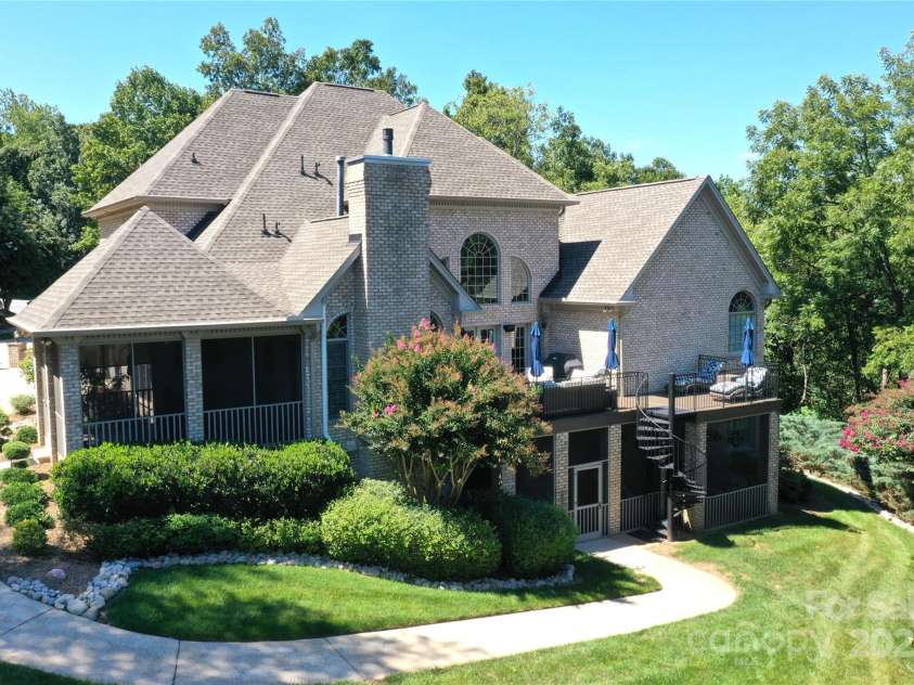 3996 Deer Run Drive, Conover, NC 28613.  MLS# CAR4300299, YatesRealty ID 1346. 