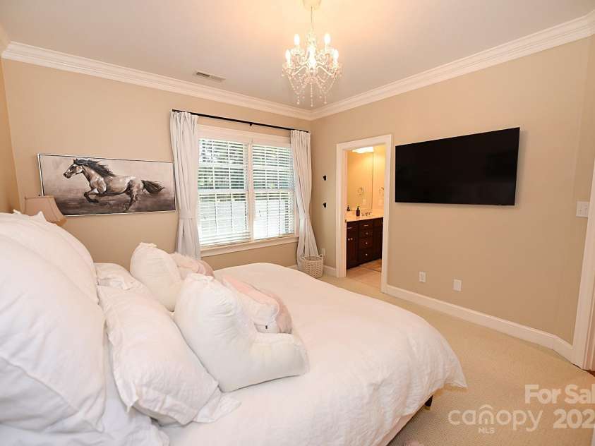 3996 Deer Run Drive, Conover, NC 28613.  MLS# CAR4300299, YatesRealty ID 1346. Upper bedroom suite