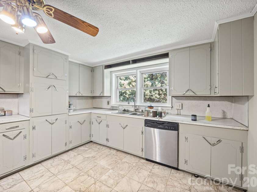 1315 Lithia Springs Road, Shelby, NC 28150.  MLS# CAR4361006, YatesRealty ID 13460. 