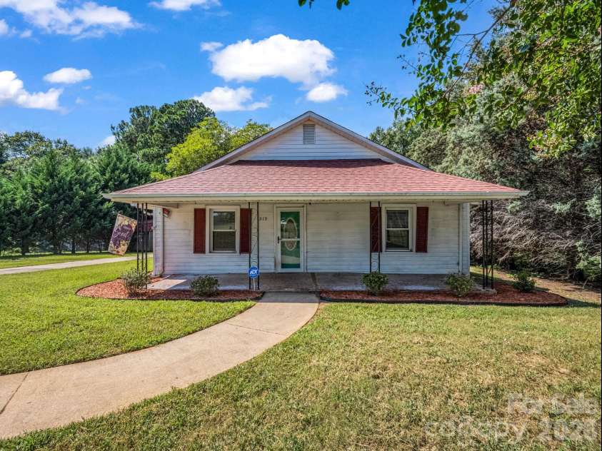 1315 Lithia Springs Road, Shelby, NC 28150.  MLS# CAR4424962, YatesRealty ID 13460. 