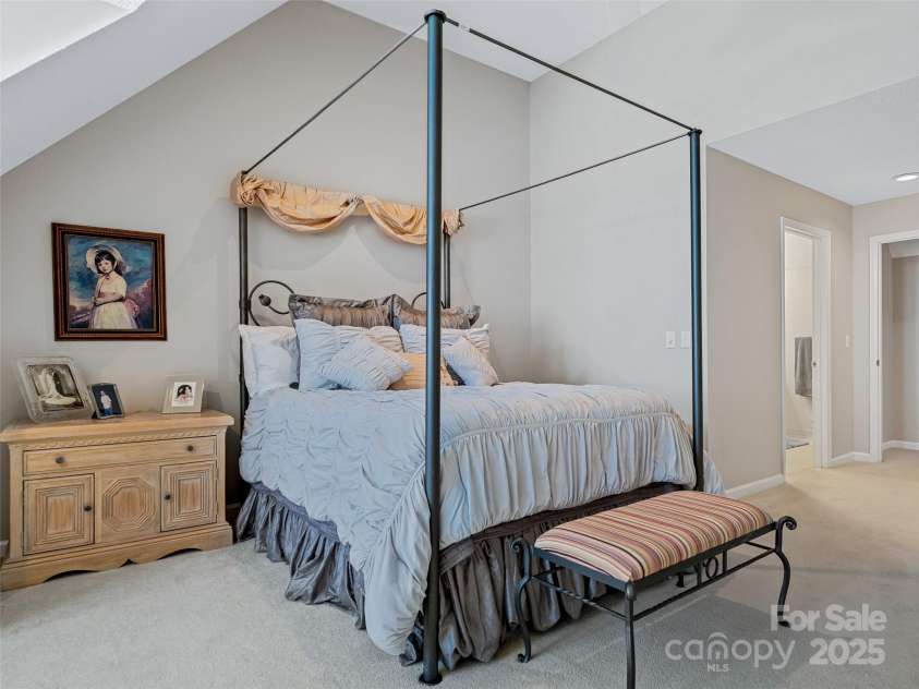 132 Overlook Drive, Flat Rock, NC 28731.  MLS# CAR4214331, YatesRealty ID 13461. 