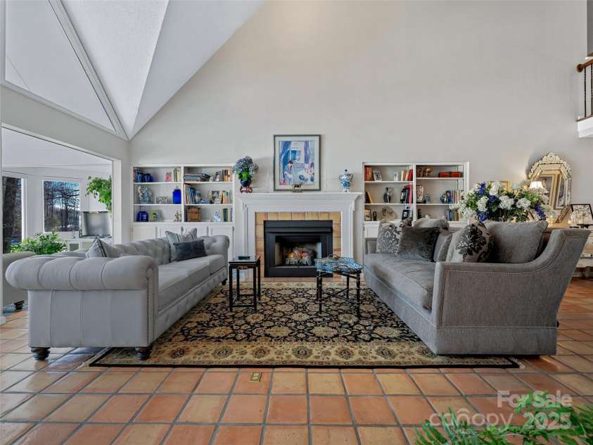 132 Overlook Drive, Flat Rock, NC 28731.  MLS# CAR4214331, YatesRealty ID 13461. 