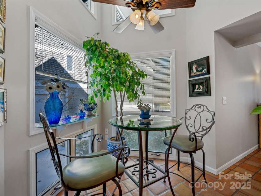 132 Overlook Drive, Flat Rock, NC 28731.  MLS# CAR4214331, YatesRealty ID 13461. 