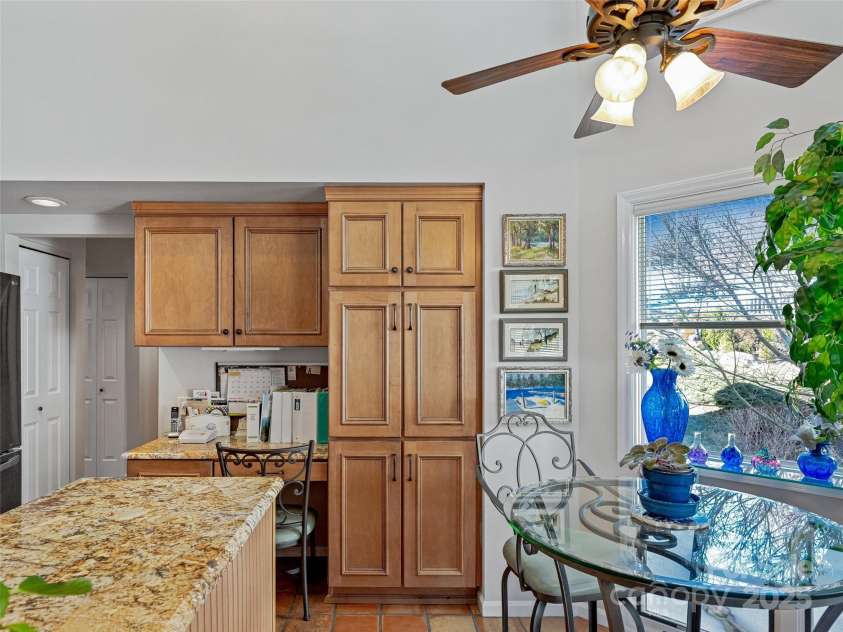 132 Overlook Drive, Flat Rock, NC 28731.  MLS# CAR4214331, YatesRealty ID 13461. 