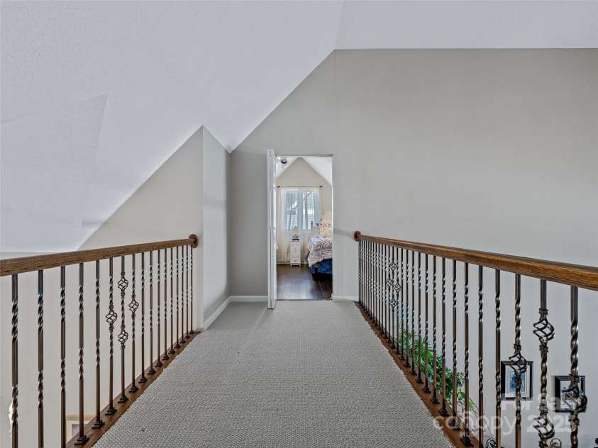 132 Overlook Drive, Flat Rock, NC 28731.  MLS# CAR4214331, YatesRealty ID 13461. 