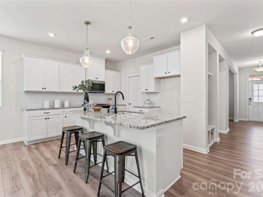 9110 Buckley Court, Charlotte, NC 28269.  MLS# CAR4363949, YatesRealty ID 13461. 