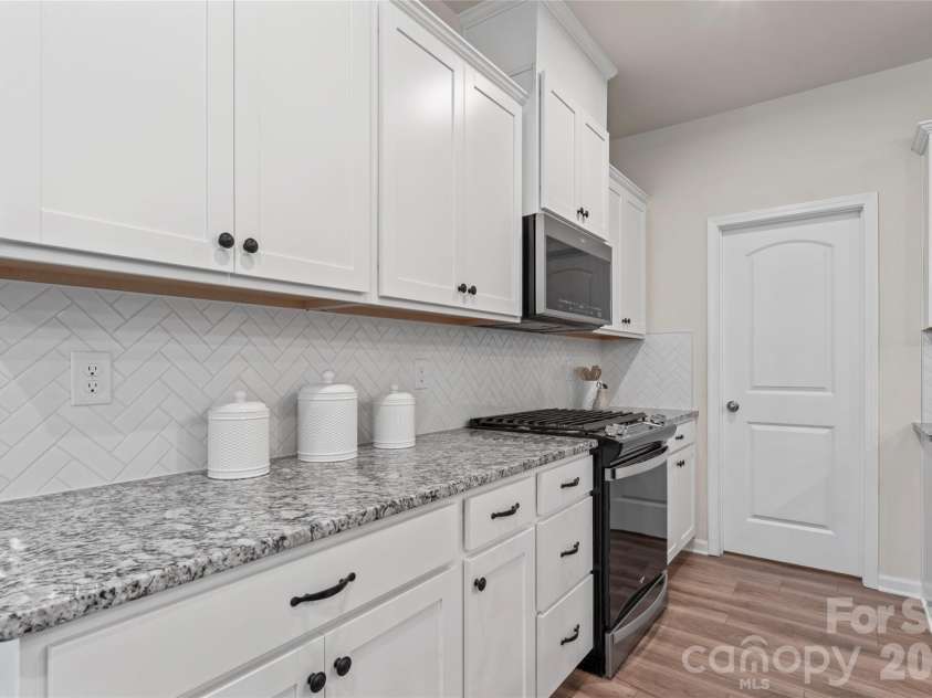 9110 Buckley Court, Charlotte, NC 28269.  MLS# CAR4363949, YatesRealty ID 13461. 