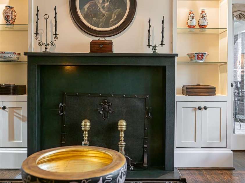 4 Bourne Lane, Asheville, NC 28803.  MLS# CAR4213231, YatesRealty ID 13462. 