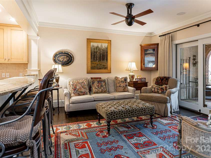 4 Bourne Lane, Asheville, NC 28803.  MLS# CAR4213231, YatesRealty ID 13462. 