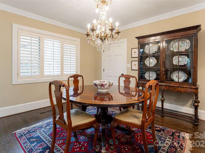 4 Bourne Lane, Asheville, NC 28803.  MLS# CAR4213231, YatesRealty ID 13462. 