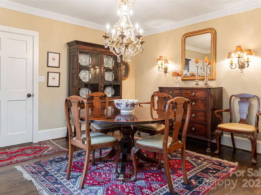 4 Bourne Lane, Asheville, NC 28803.  MLS# CAR4213231, YatesRealty ID 13462. 