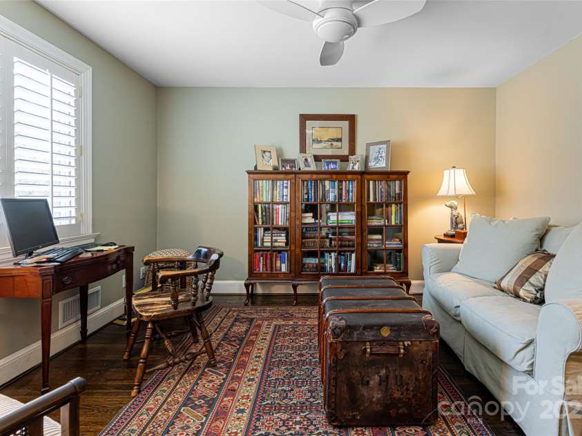 4 Bourne Lane, Asheville, NC 28803.  MLS# CAR4213231, YatesRealty ID 13462. 