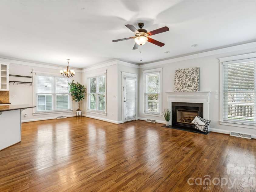 7321 Avonhurst Lane, Charlotte, NC 28269.  MLS# CAR4353767, YatesRealty ID 13462. 