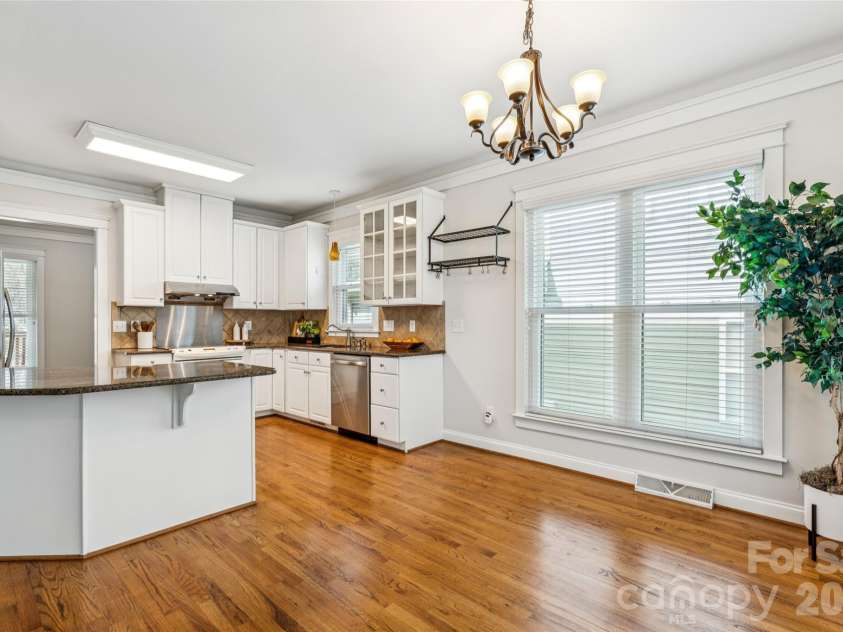 7321 Avonhurst Lane, Charlotte, NC 28269.  MLS# CAR4353767, YatesRealty ID 13462. 