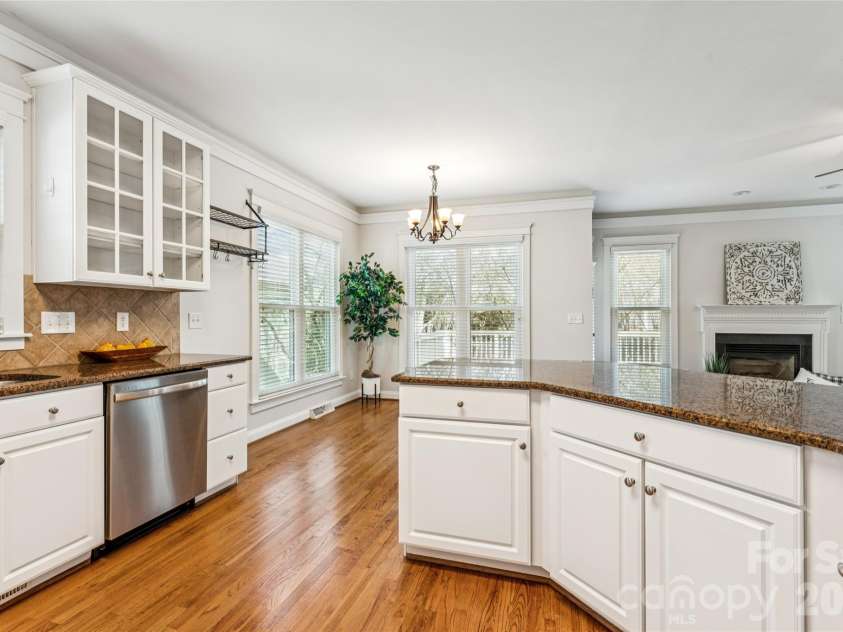 7321 Avonhurst Lane, Charlotte, NC 28269.  MLS# CAR4353767, YatesRealty ID 13462. 