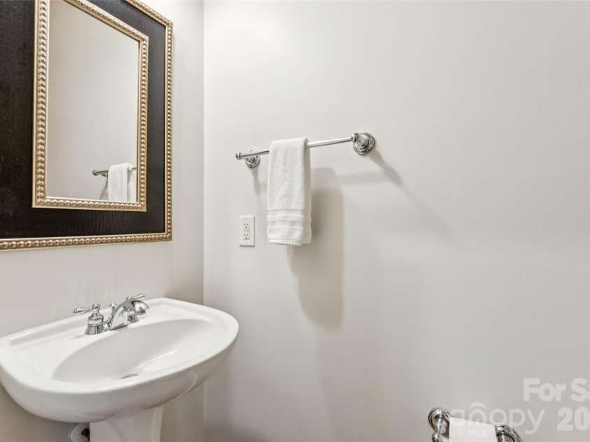 7321 Avonhurst Lane, Charlotte, NC 28269.  MLS# CAR4353767, YatesRealty ID 13462. 